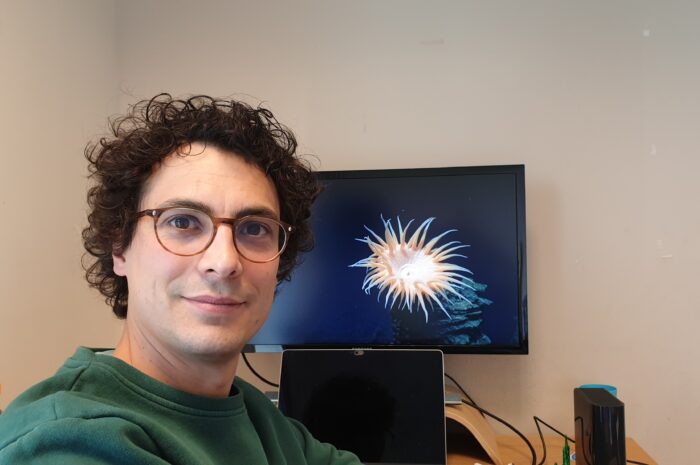 Les cheminées hydrothermales avec le géophysicien marin Thibaut Barreyre