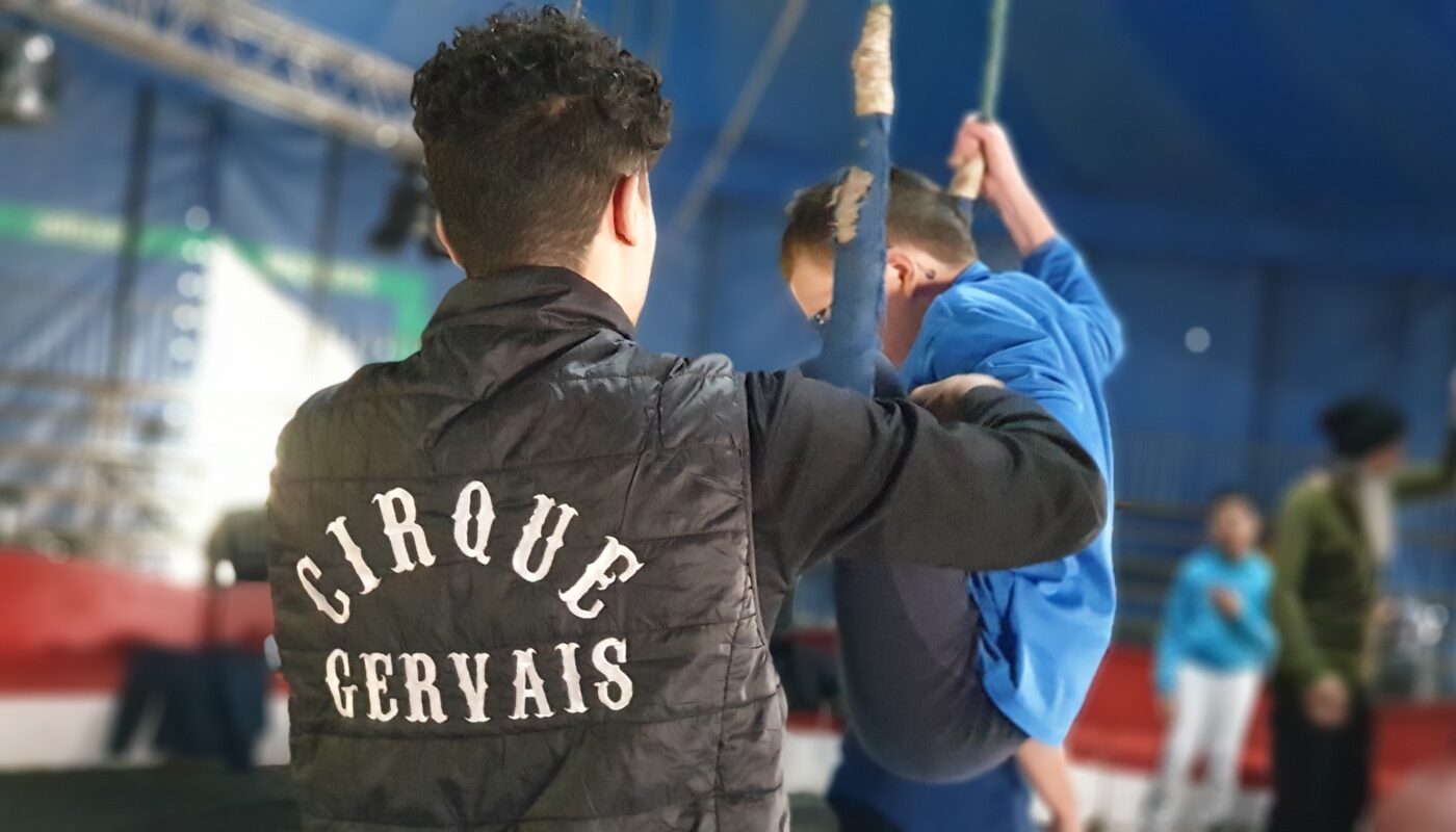 Les jeunes de l'IME Jean Perrin à Brest s'entraînent aux arts du cirque avec le cirque Gervais Klising © Christophe Pluchon