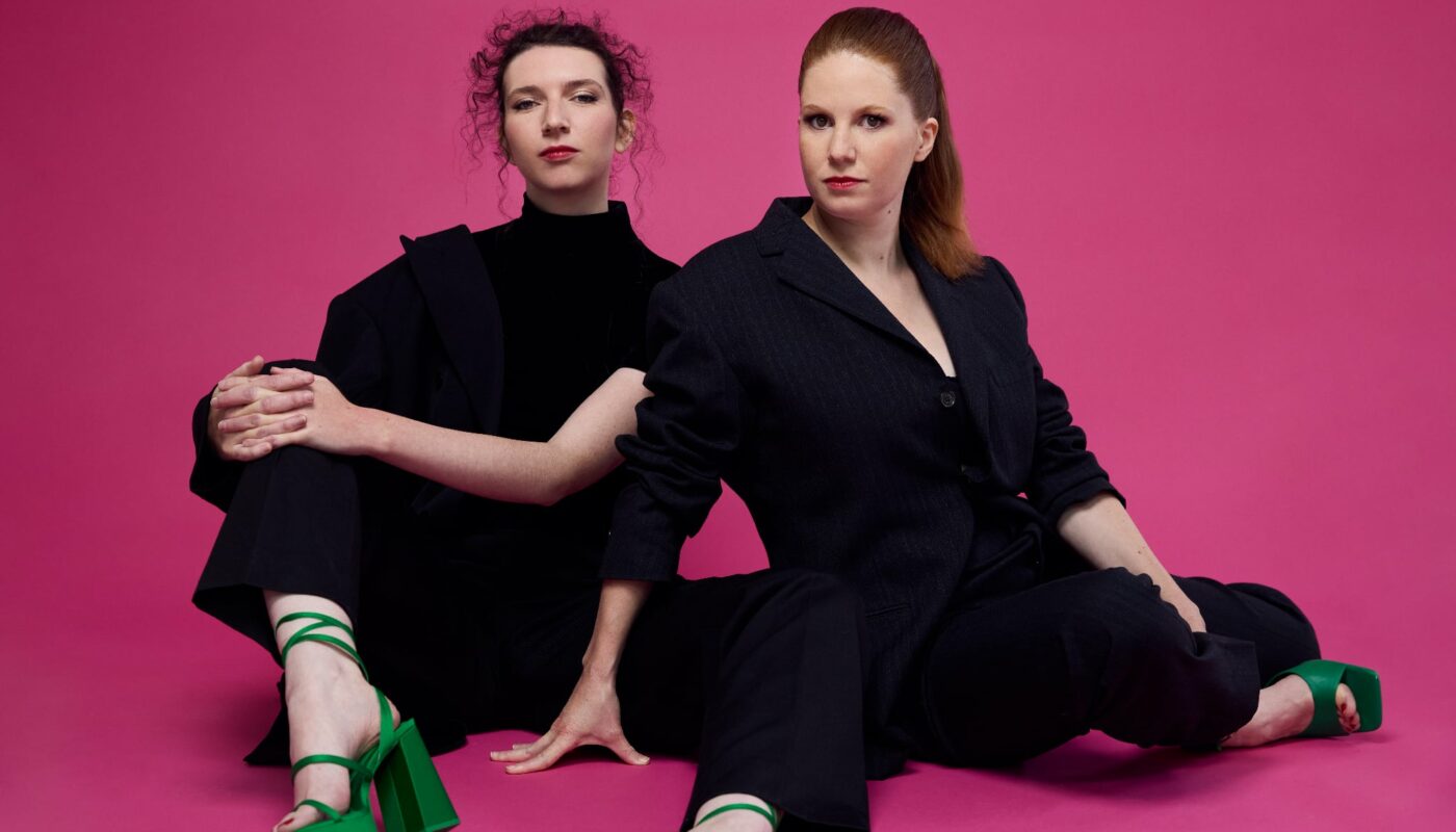 Élise Desbordes et Perynn Bleunvenn forment le duo Emezi © DR