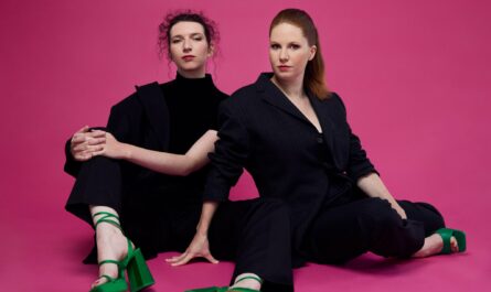 Élise Desbordes et Perynn Bleunvenn forment le duo Emezi © DR