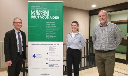 Eric Le Belle (directeur Finistère de la Banque de France), Juliette Deya (analyste financier) et Pascal Cotten (chargé des relations avec les publics) © Christophe Pluchon