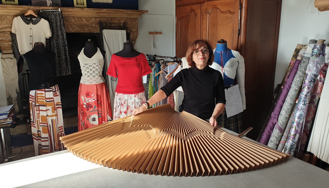 Atelier 450 : Elisabeth Olivier est maître artisane plisseuse à Clohars-Carnoët © Christophe Pluchon