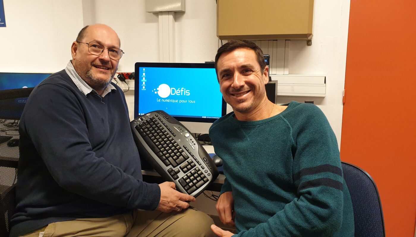 L'association Défis, à Lorient, fait de l'inclusion numérique et vend des ordinateurs reconditionnés sous Linux © Christophe Pluchon