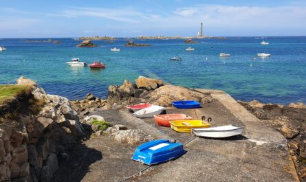 Vue sur le phare de l'Ile Vierge à Lilia Plouguerneau © Christophe Pluchon