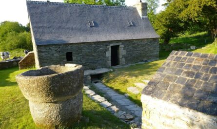 Le kanndi de Mescoat, à Ploudiry était utilisé pour blanchir le lin, et se visite © association Menn Ha Diri